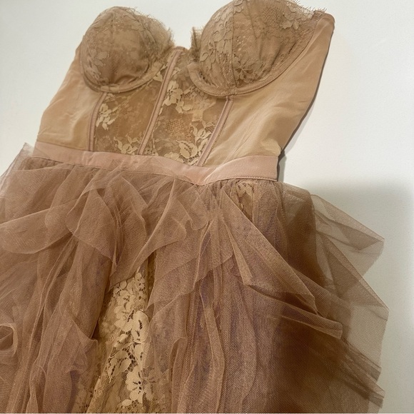For Love and Lemons Elegant Warm Taupe Tulle Strapless Bustier Dress Gown - Picture 3 of 12